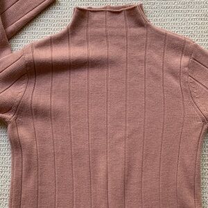 Women's Ribbed Turtleneck Sweater - Peach